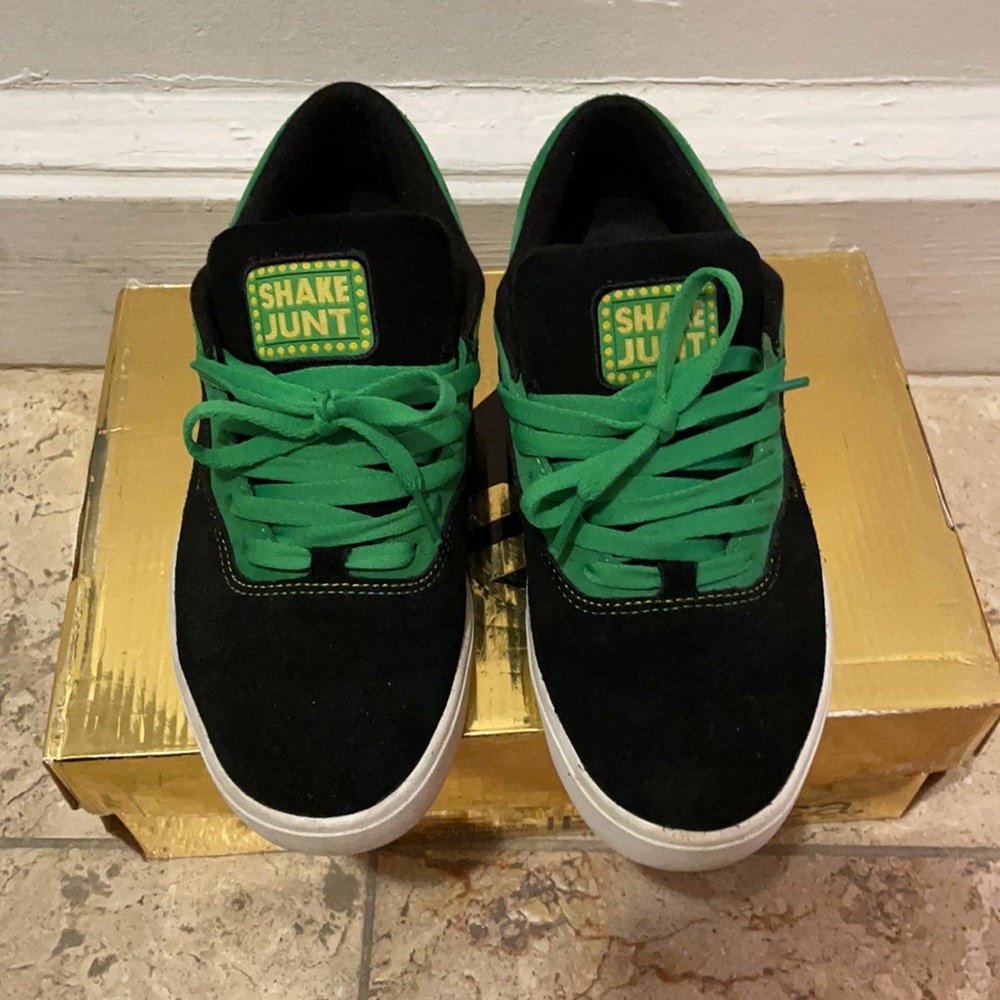 Emerica. G-Code Shake Junt Collaboration - Picture 4 of 9